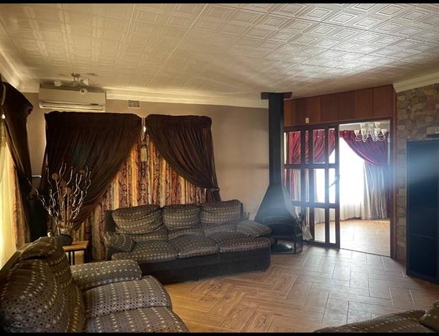 4 BEDROOM HOUSE FOR SALE IN VANDERBIJLPARK SE 4